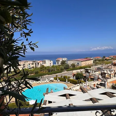 18p Casa Henricson Penthouse Sea View *