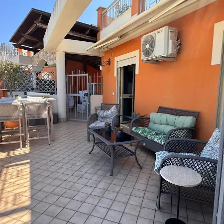 18p Casa Henricson Penthouse Sea View *