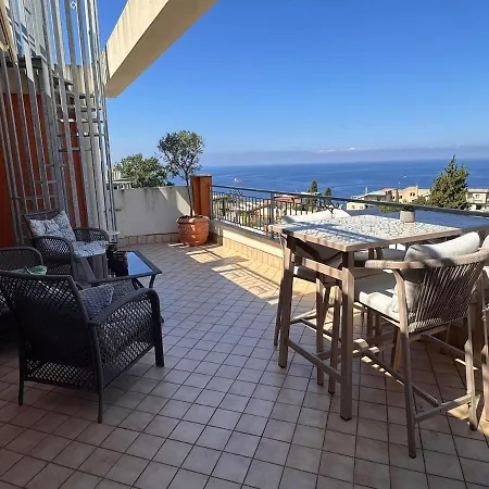 18p Casa Henricson Penthouse Sea View *